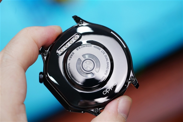 OPPO第一款圓表！OPPO Watch X星夜飛行版圖賞